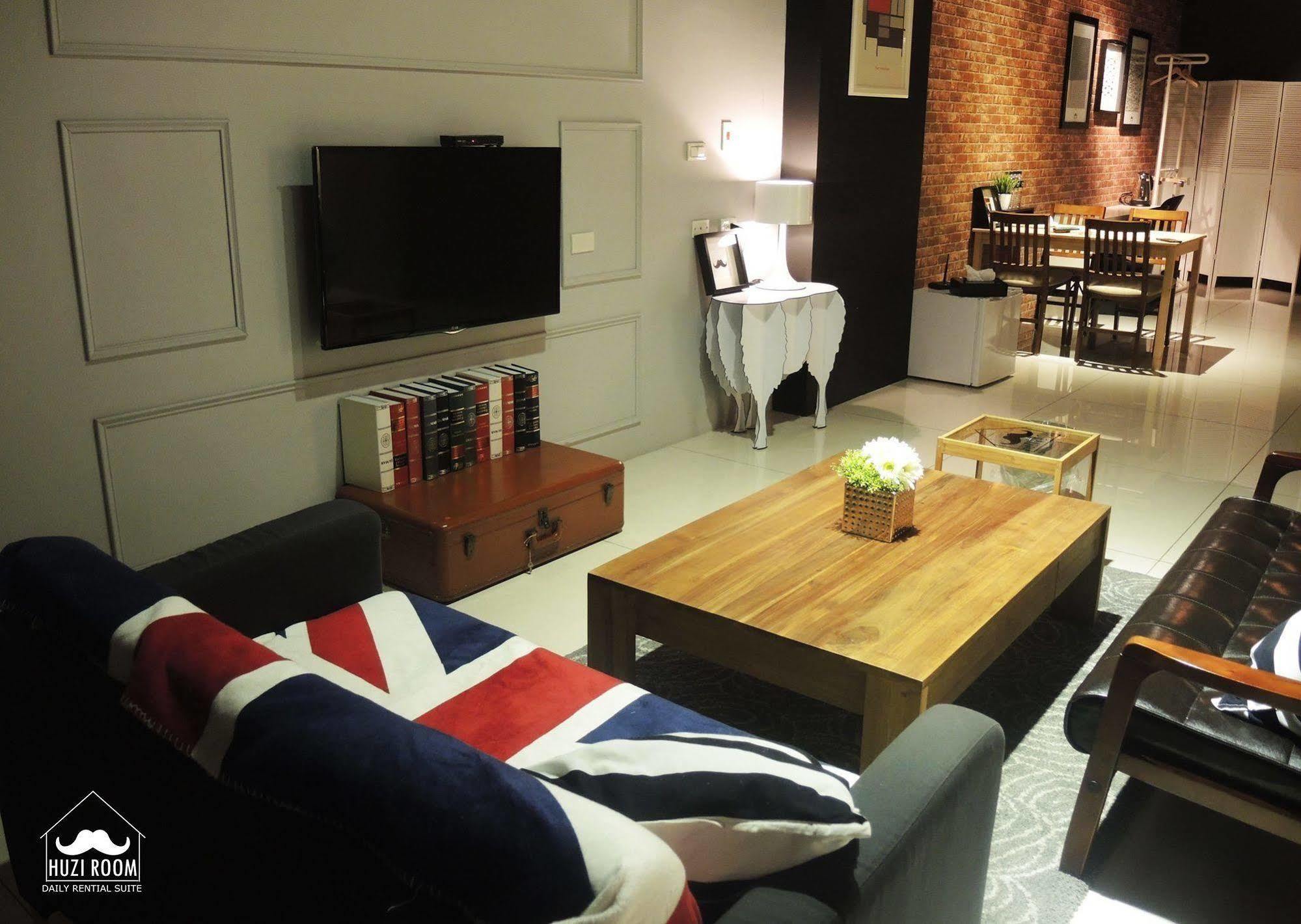 Huzi Room Tainan Exterior foto